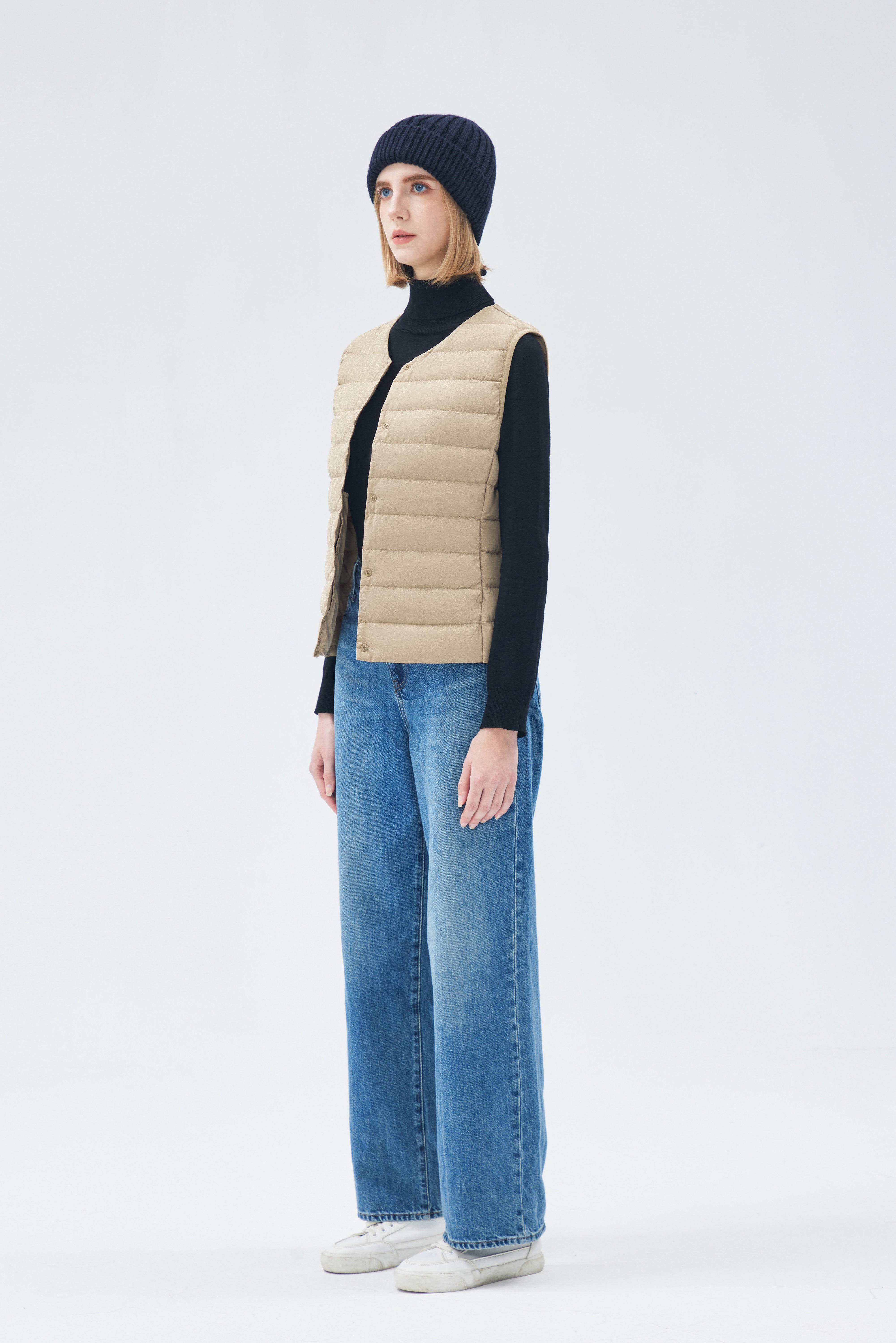 Lightweight Sleeveless V-Neck Woman Down Vest